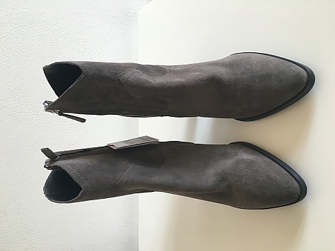 Zara leather boots on heels